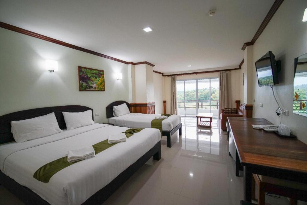Sea Mountain Khanom Hotel Buitenkant foto