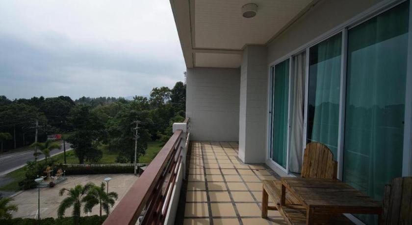 Sea Mountain Khanom Hotel Buitenkant foto