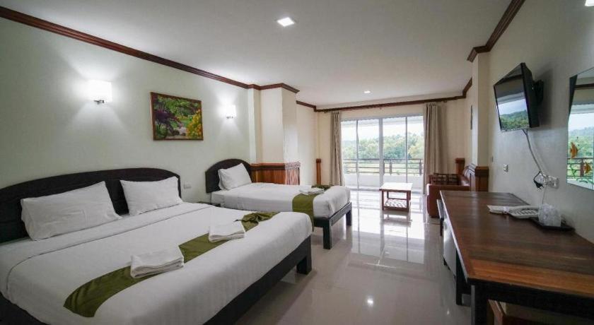 Sea Mountain Khanom Hotel Buitenkant foto